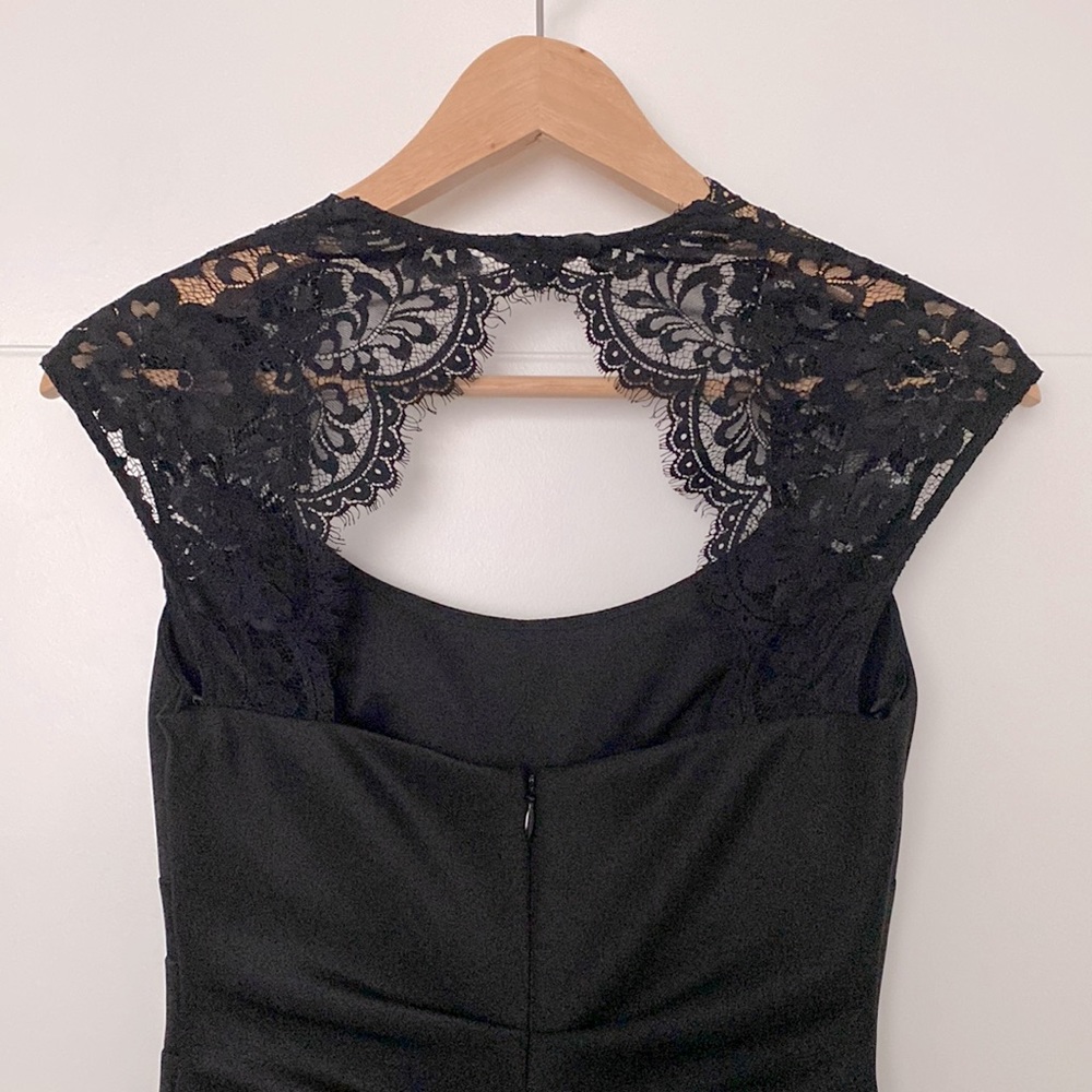 XSCAPE sleeveless black dress with lace detailing, color black, size 4